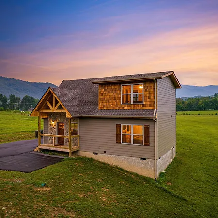 Misty Morning Meadow Breathtaking Smoky Mountain Cabin With Hot Tub, Views, & Free Tickets